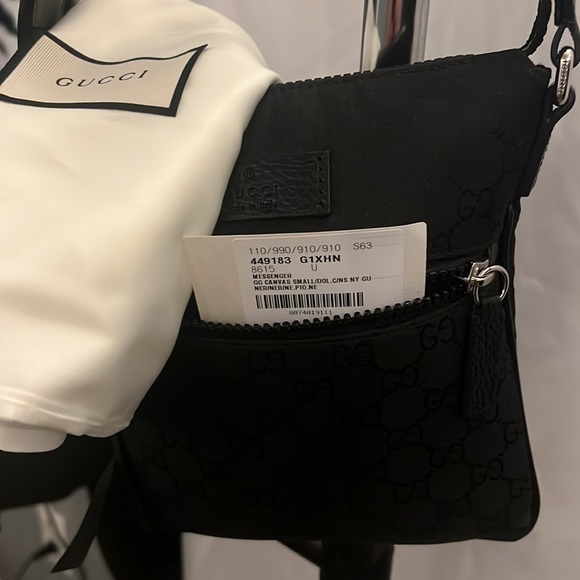 Mens Gucci messenger canvas shoulder bag - Picture 2 of 4